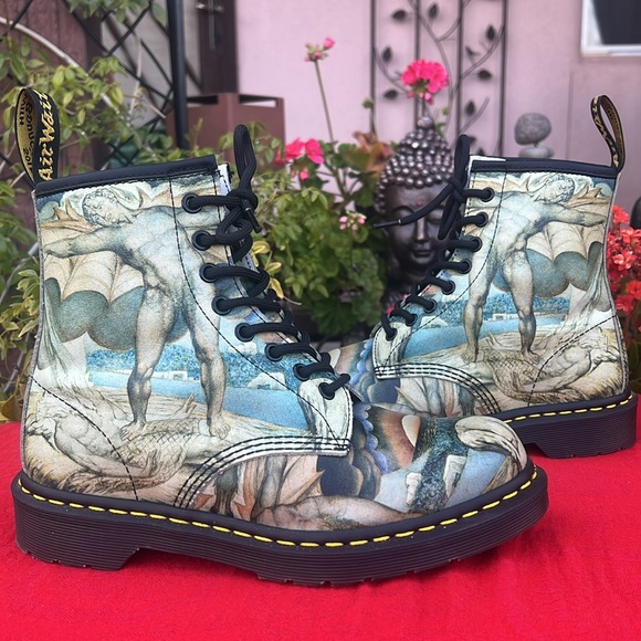 New Dr. Martens William Blake Tate Museum Artist Collection 1460 Boots - Picture 1 of 17